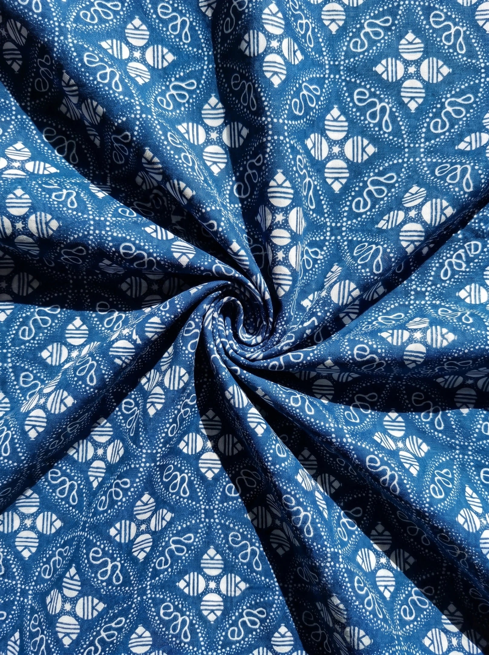 Indigo Crest Filigree