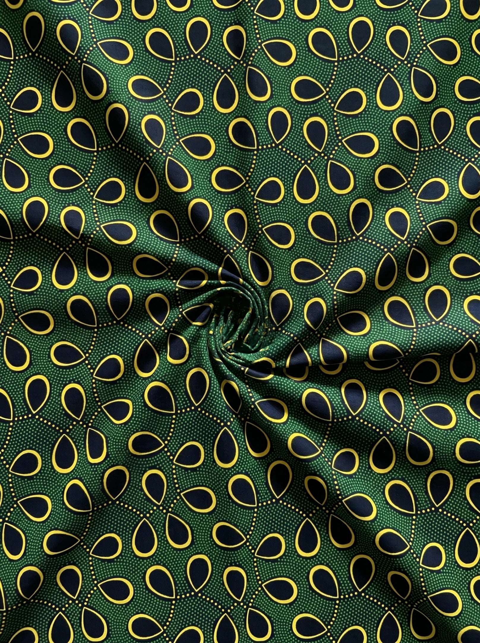 Onyx Emerald Petal